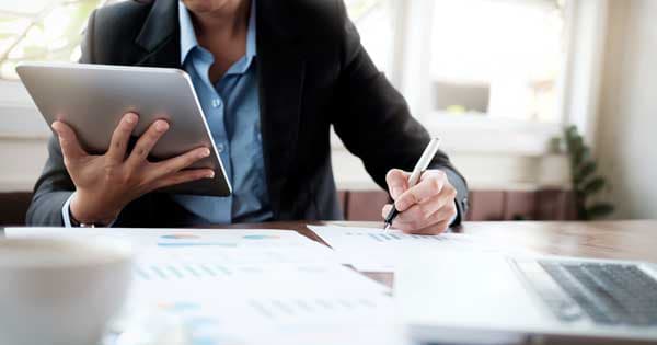 La crise complique la donne pour les assureurs
sur le marché des microentreprises, TPE et PME