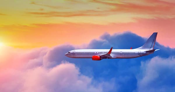 Aéronautique : redressement du trafic aérien et poursuite du rebond de la production en 2023